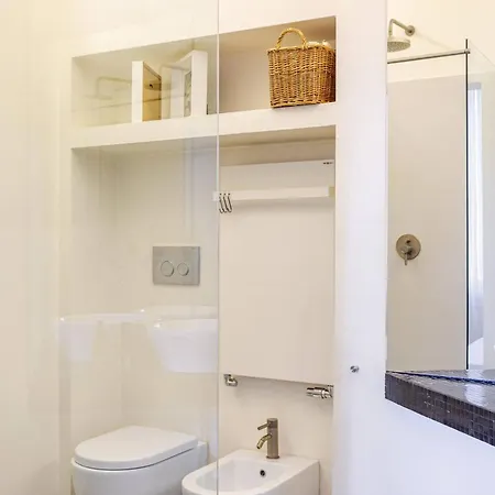 Splendido Trilocale Di Design Apartment