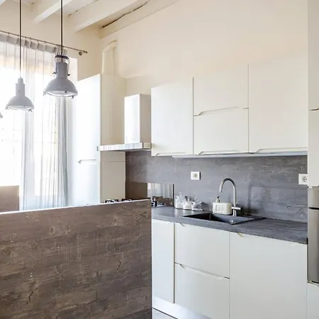 Splendido Trilocale Di Design Apartment Milan